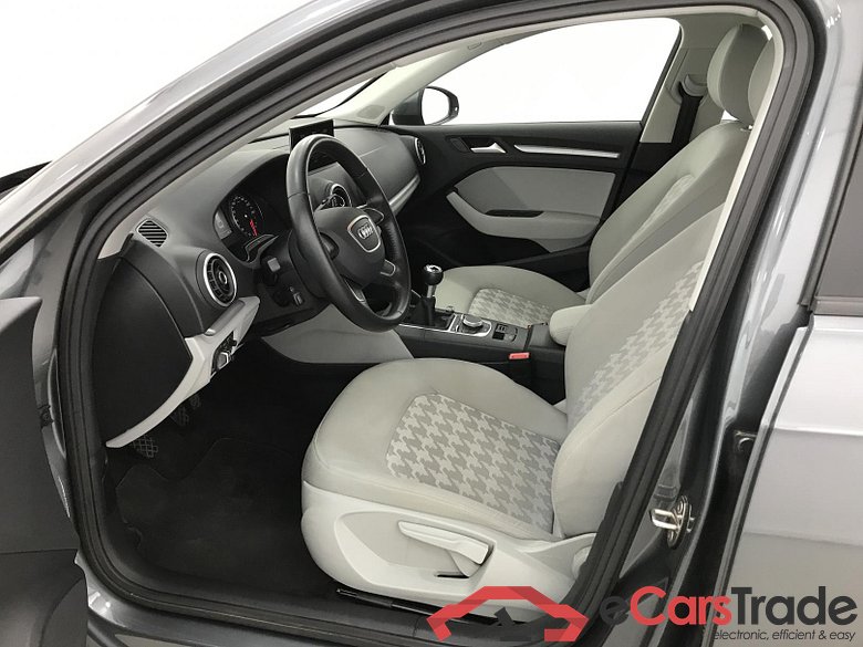 AUDI A3 SB 1.6 TDI ULTRA Eur6 Display PDC Klima #5