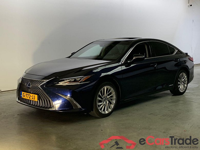 Lexus ES 300h President Line #1