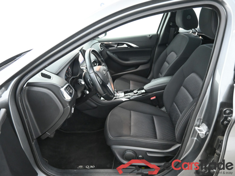 Infiniti Q30 2.2 D Premium 170Hp Pano Aut. Navi KeylessGo Camera Klima PDC ... #6