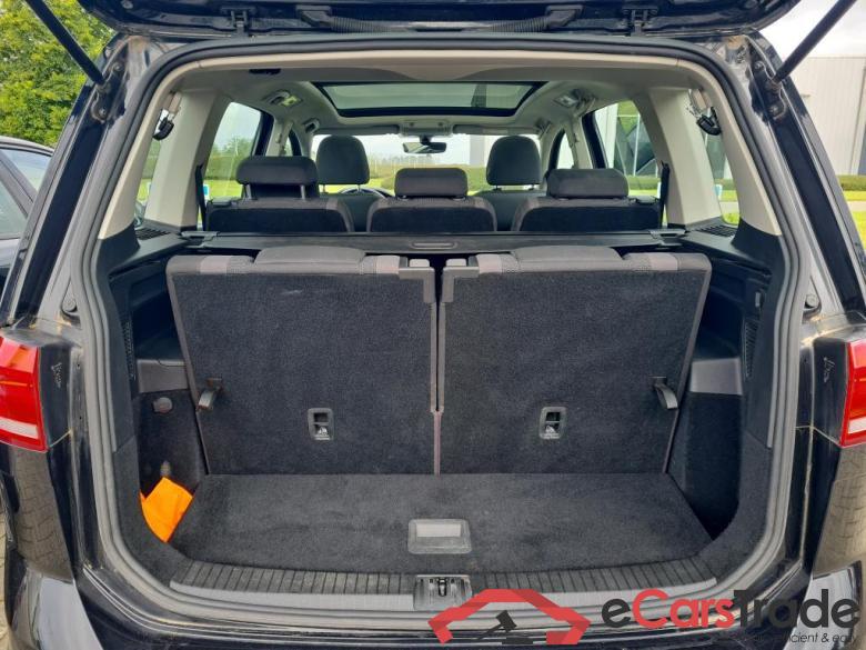 Volkswagen Touran 1.6 TDi 7PL Pano Navi Klima PDC ... #6