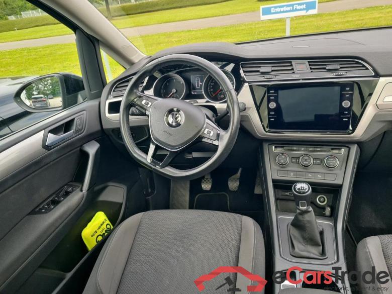 Volkswagen Touran 1.6 TDi 7PL Pano Navi Klima PDC ... #3
