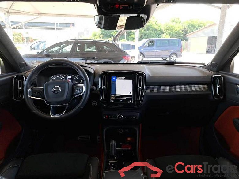 Volvo 4 VOLVO XC40 / 2017 / 5P / SUV D4 AWD GEARTRONIC R-DESIGN #3