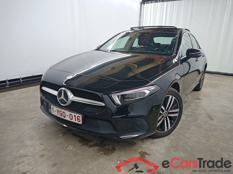 Mercedes-Benz A-Klasse Limousine A 250e Business Solution 4d #4