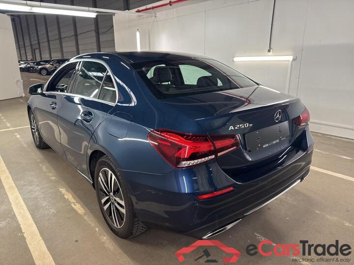 Mercedes A-Klasse Limousine A-Klasse Limousine A 250e Business Solution (PHEV) 160kW/218pk  4D/P Auto-8 #3