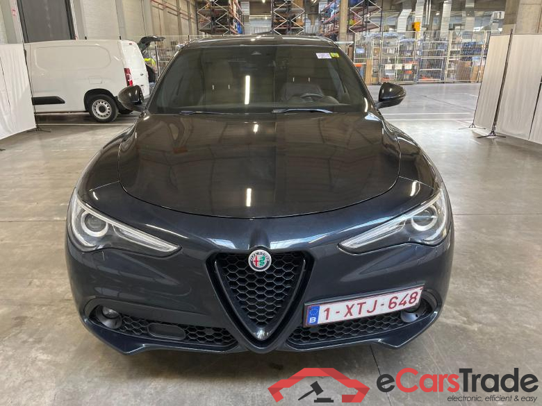 Alfa Romeo, Stelvio '17, Alfa Romeo Stelvio 2.2 D 210 Veloce AWD 5d