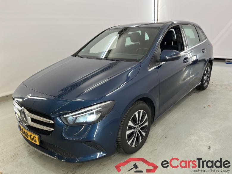 Mercedes B-Class '18 Mercedes-Benz B-Klasse 200 7G-DCT Business Solution Plus 5d #1