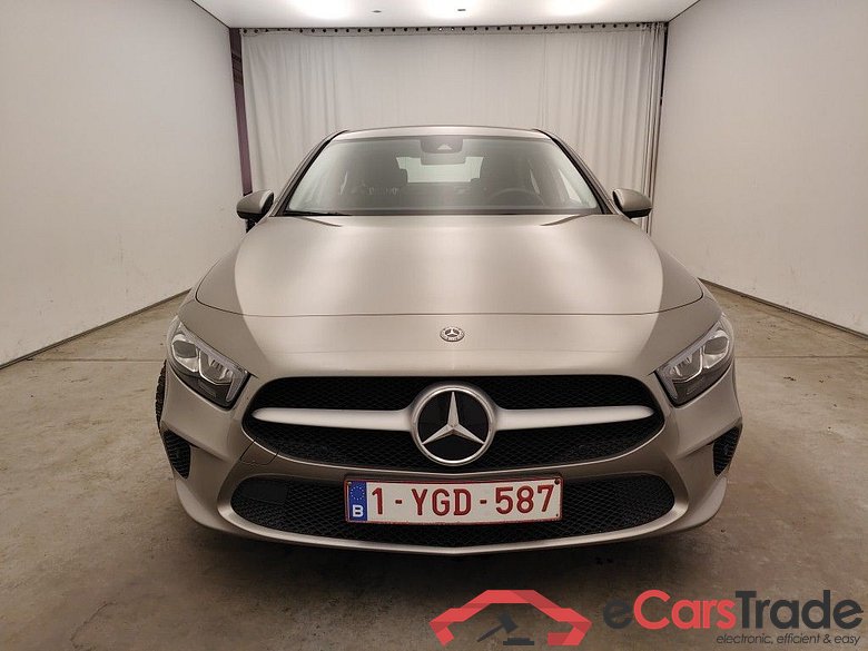 Mercedes-Benz A-Klasse Limousine A 180d Business Solution Aut. 4d #1