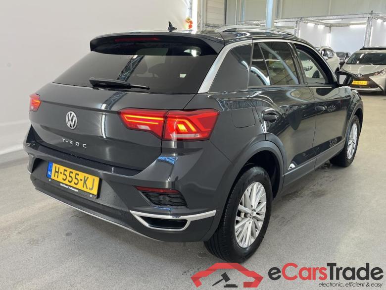 Volkswagen T-Roc '17 Volkswagen T-Roc 1.0 TSI 85kW Style Business 5d #2