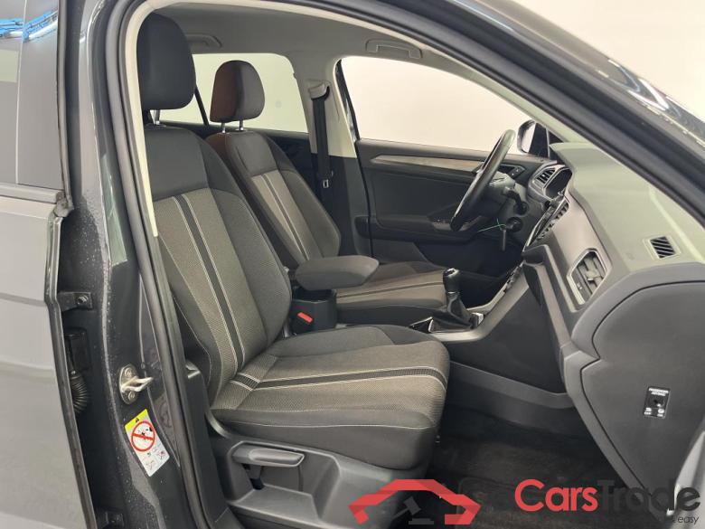 Volkswagen T-Roc '17 Volkswagen T-Roc 1.0 TSI 85kW Style Business 5d #3
