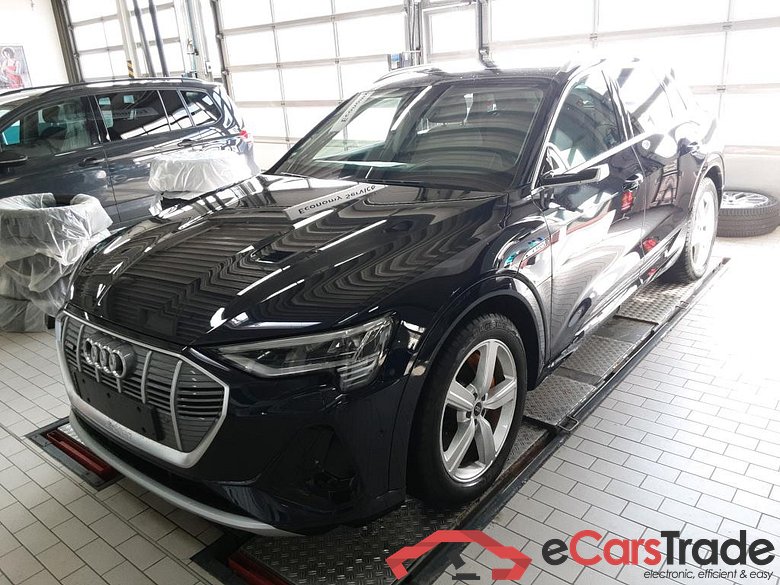Audi 55 quattro S line E-tron #1