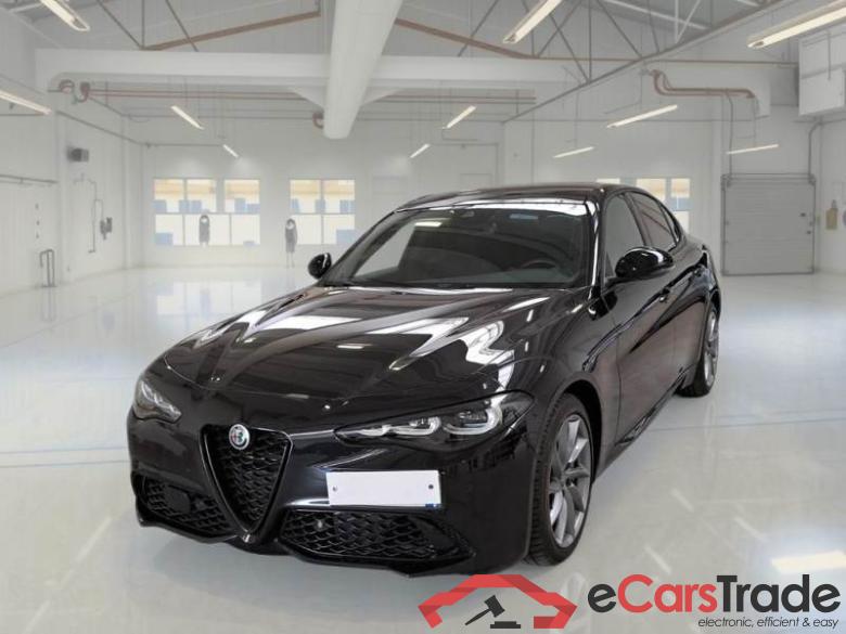 AlfaRomeo 105 ALFA ROMEO GIULIA / 2016 / 4P / BERLINA 2.2 TD 160CV SPRINT AT8 #1