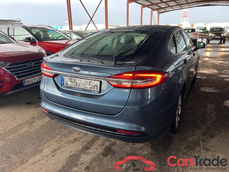 Ford 2.0 TDCi 110kW (150CV) Titanium 235 FORD Mondeo / 2014 / 5P / berlina con portón 2.0 TDCi 110kW (150CV) Titanium 235 #2