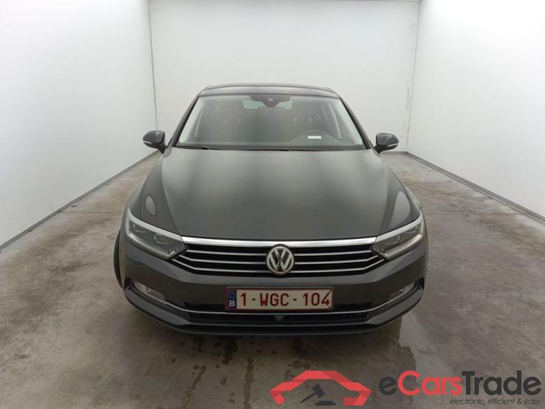 Volkswagen Passat 1.5 TSI OPF DSG7 Comfortline Business 4d #1