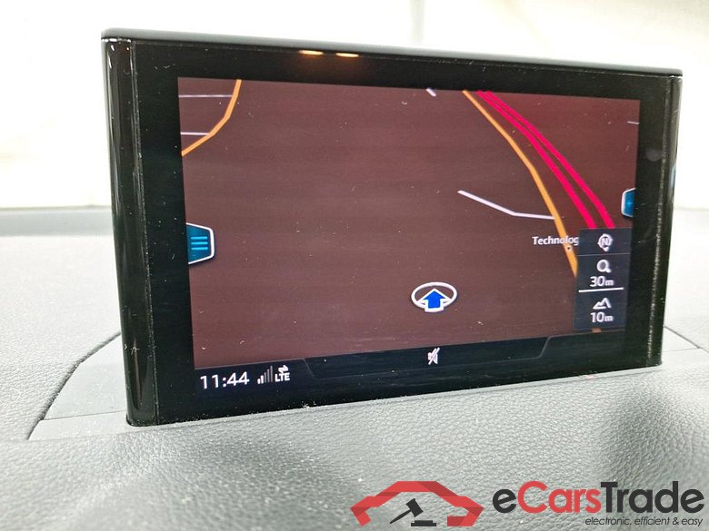 Audi Q2 1.5 35 TFSI LED-Xenon Navi Leather Klima PDC ... #4