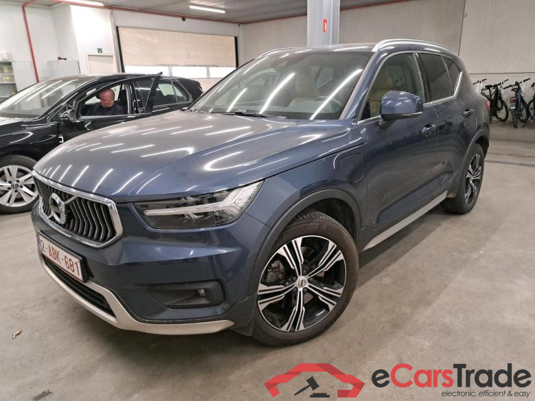 VOLVO - VOL XC40 T4 Recharge 211PK Geartronic Inscription Pack Tech & Park & Winter & Electric Sunroof & Semi Auto Foldable Trailer Hook  * HYBRID *