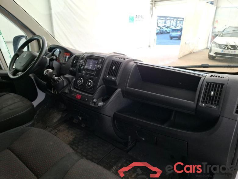 Peugeot BlueHDi S&S 165 PREMIUM 335 L2H2 PEUGEOT Boxer / 2014 / 4P / Fourgon tôlé BlueHDi S&S 165 PREMIUM 335 L2H2 #5