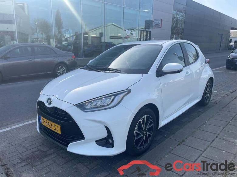 TOYOTA YARIS 1.5 Hybrid Dynamic #1