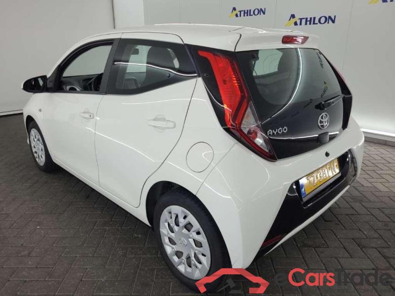 TOYOTA Aygo 1.0 VVT-i x-play 5D 53kW #4