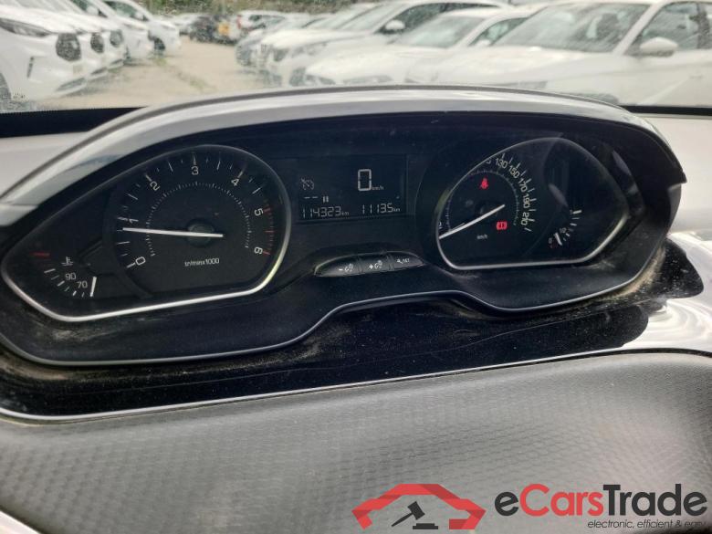 Peugeot Signature BlueHDi 100 S&S 5 Vel. MAN 2008 Signature 1.5 HDi 100CV MT5 E6dT #4