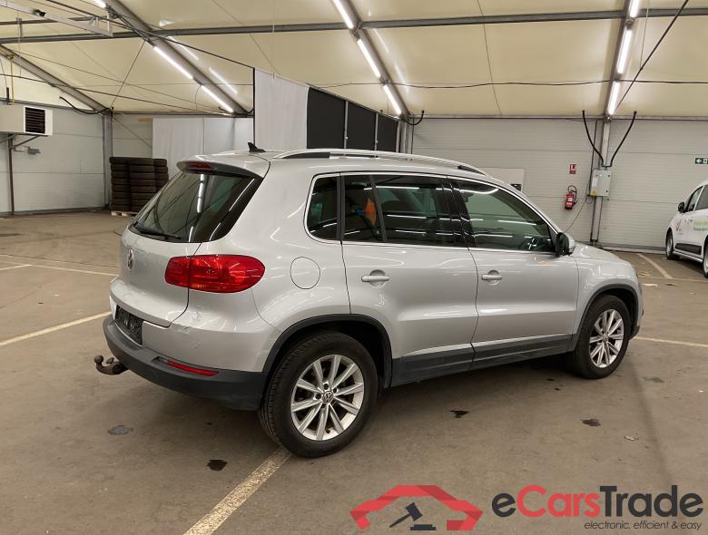VOLKSWAGEN Tiguan Tiguan Sport & Style 2.0 TDI BlueMotion Technology 81 kW (110 ch) 6 vitesses manuel #2