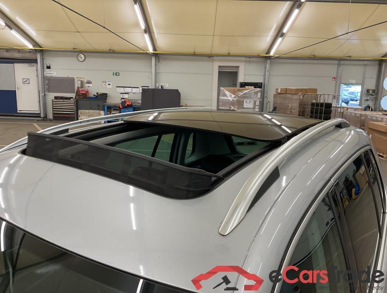 VOLKSWAGEN Tiguan Tiguan Sport & Style 2.0 TDI BlueMotion Technology 81 kW (110 ch) 6 vitesses manuel #4