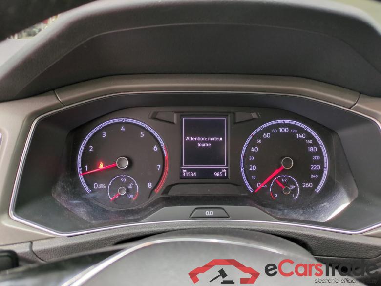 Volkswagen 1.5 TSI 150 EVO LOUNGE BUSINESS VOLKSWAGEN T-Roc / 2017 / 5P / SUV 1.5 TSI 150 EVO LOUNGE BUSINESS #6