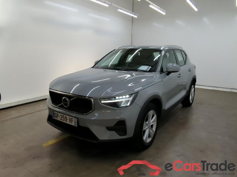 Volvo  XC40 Momentum 2WD 2.0 #1