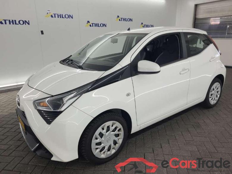 TOYOTA Aygo 1.0 VVT-i x-play 5D 53kW #1