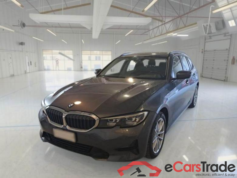 BMW 198 BMW SERIE 3 / 2018 / 5P / STATION WAGON 318D 48V BUSINESS ADVANTAGE TOURING AUTO