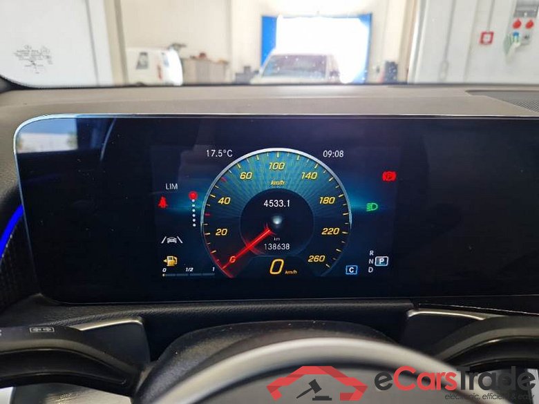 Mercedes 13 MERCEDES-BENZ GLB / 2019 / 5P / SUV GLB 200 AUTOMATIC SPORT PLUS #4