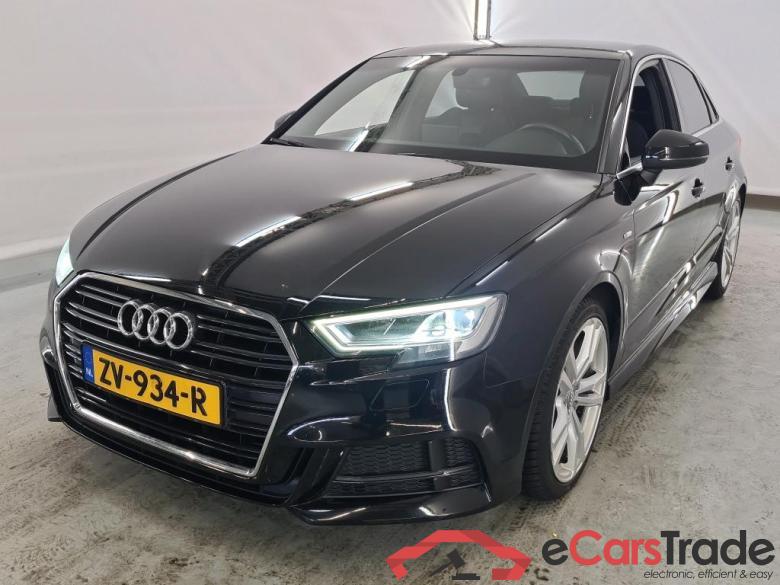 Audi A3 Limousine 12-19 Audi A3 Limousine 35 TFSI S tronic sport S line Edition 4d #1