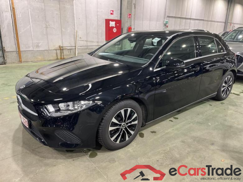 MERCEDES-BENZ A-CLASS 1.3 A 180 ESSENTIAL LINE DCT