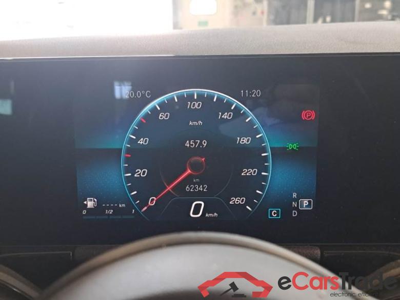 Mercedes 10 MERCEDES-BENZ GLA / 2020 / 5P / CROSSOVER GLA 200 D AUTOMATIC SPORT #4