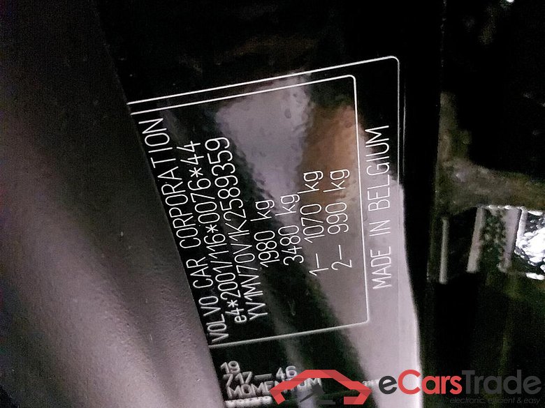 VOLVO - VOL V40 D2 120PK Black Edition #6