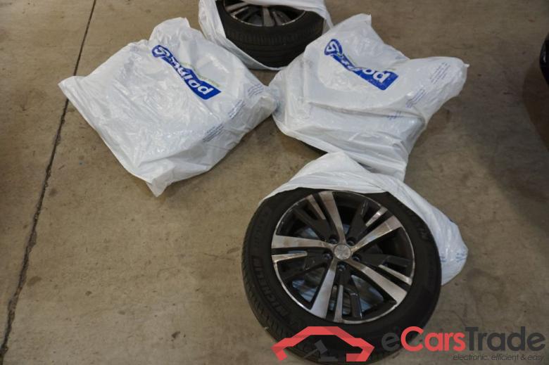 Peugeot 5008 ´17 5008 Allure 1.5 HDi 96KW AT8 E6dT #5