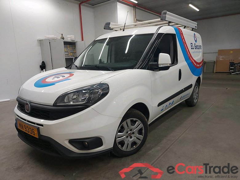 FIAT - FIA DOBLO CARGO B/F 1.6 Multijet 105PK SX SWB With Nav Pro & Climatic & Cruise Control & Rear Camera #1
