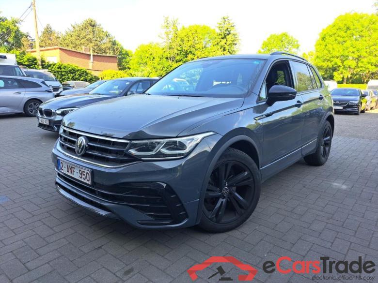 VOLKSWAGEN - VW  TIGUAN TSI 150PK DSG R-Line Pack Black Style & Travel & Heated Steering Wheel & Winter & Nav Discover Media & Rear Camera & Park Assist  * PETROL *