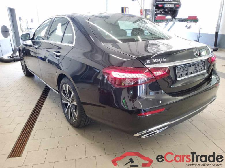 Mercedes-Benz E -Klasse Lim. (BM 213)(08.2016->) DE - Lim4 E 300 e EU6d, e Exclusive 4Matic (EURO 6d), (Facelift) 2020 - 2023 #4