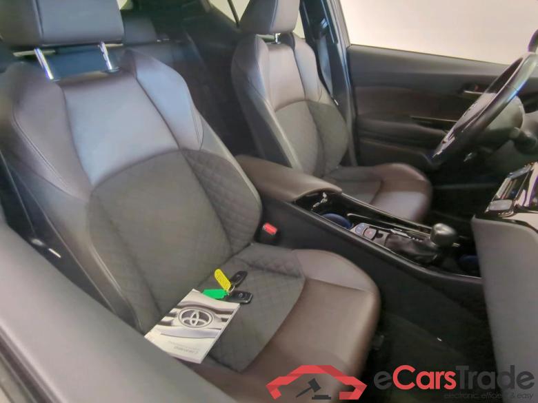 Toyota C-HR '16 Toyota C-HR 1.8 Hybrid Executive Ultimate automaat 5d #3