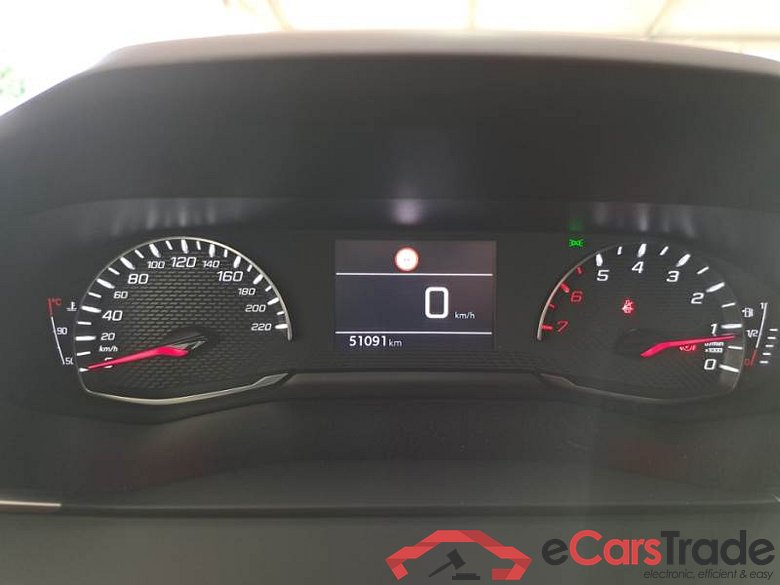 Peugeot 2 PEUGEOT 2008 / 2019 / 5P / Crossover BlueHDi 100 Active S/S #4