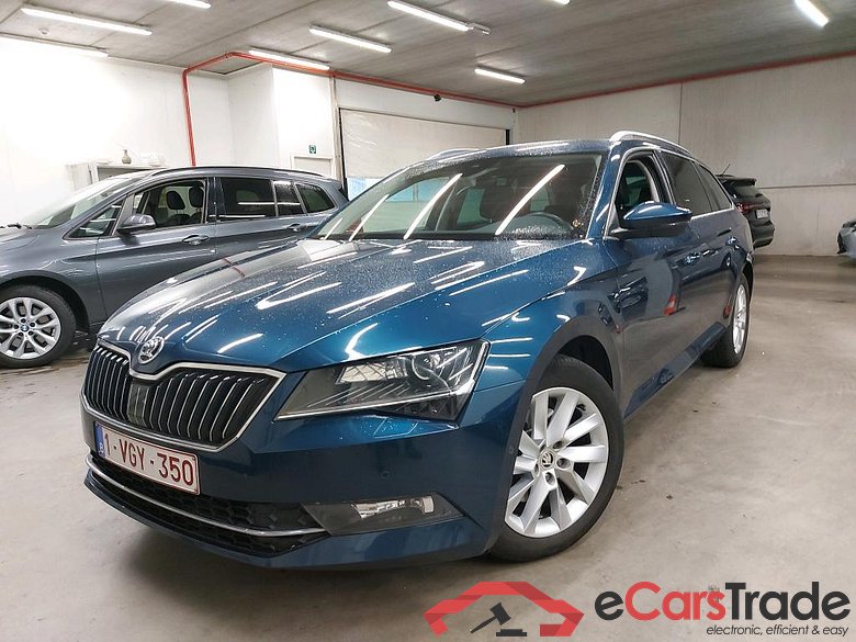 SKODA - SKO SUPERB COMBI CRTDI 120PK DSG7 Style Pack Premium II & GPS & Comfort & Safety & Towing Hook #1
