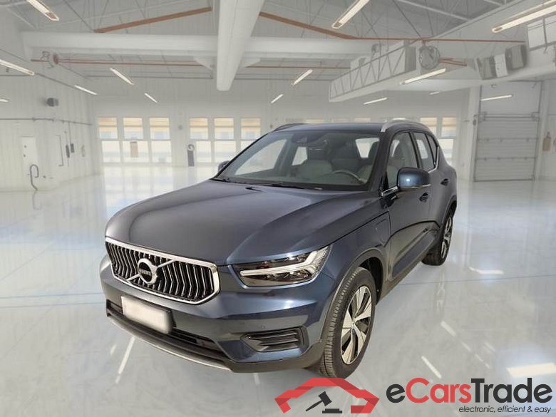 Volvo 235 VOLVO XC40 / 2017 / 5P / SUV T4 PLUG-IN HYBRID AUTO RECH INSCRIP EXPR #1