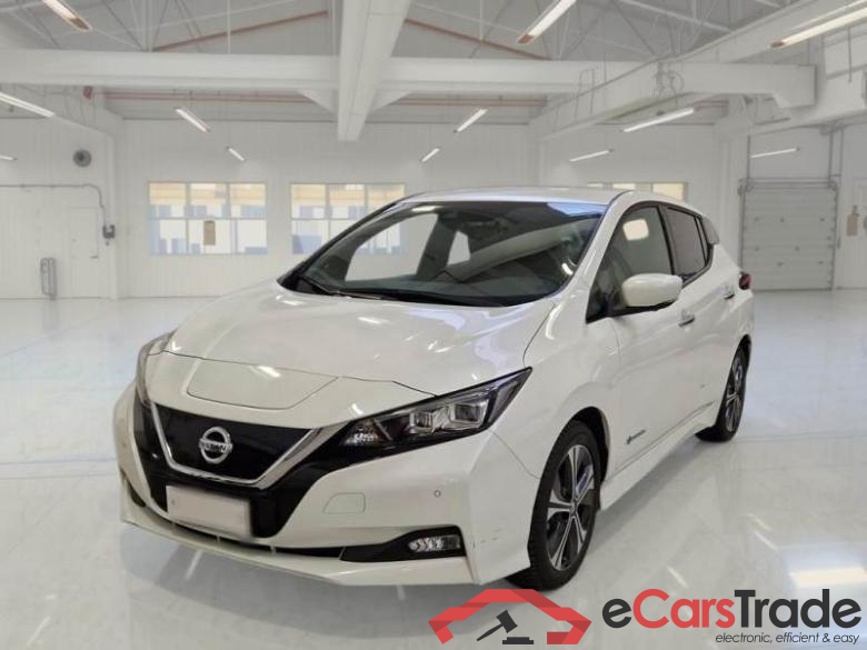 Nissan 11 NISSAN LEAF / 2017 / 5P / BERLINA BUSINESS 40KWH