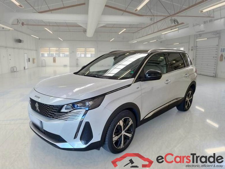 Peugeot 28 PEUGEOT 5008 / 2020 / 5P / SUV PURETECH TURBO 180 GT EAT8 S/S AUT. #1