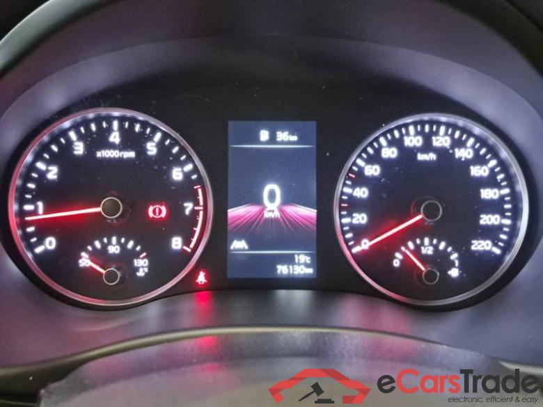 Kia 32 KIA STONIC / 2017 / 5P / SUV 1.2 ECO GPL STYLE #4