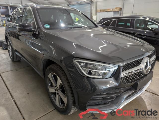 Mercedes GLC ´15 GLC -Klasse GLC 300 e 4Matic (253.953)AMG 2.0 AMG Line 235KW AT9 E6d #4