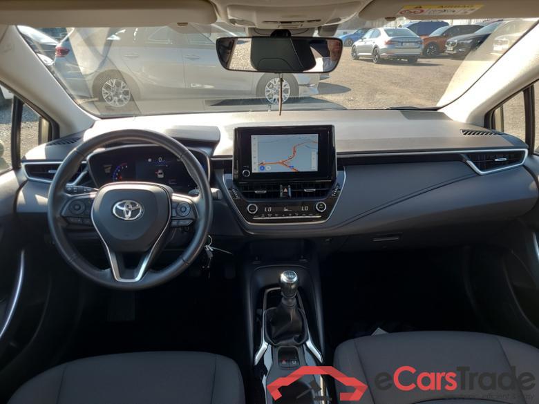 Toyota  Corolla  (E18)(06.2013) Corolla 1.5�Dyn.Com.St.Tech 4d #5