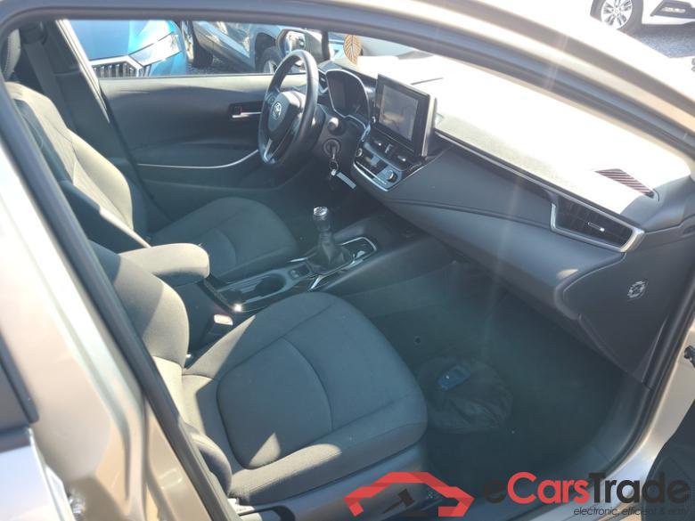 Toyota  Corolla  (E18)(06.2013) Corolla 1.5�Dyn.Com.St.Tech 4d #6