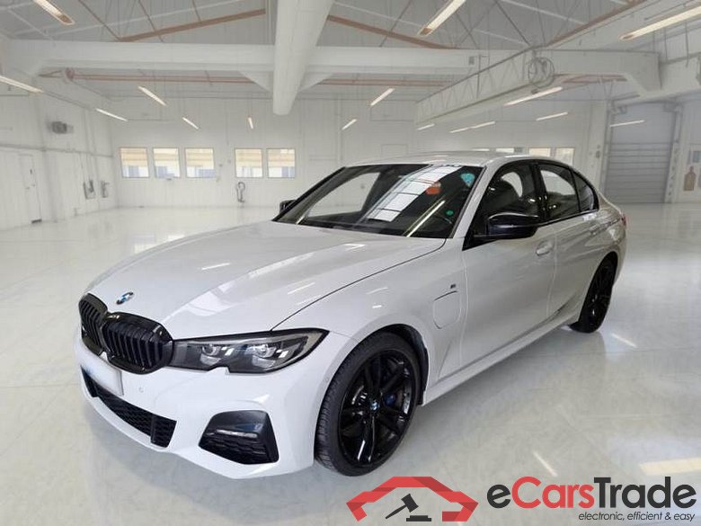 BMW 54 BMW SERIE 3 / 2018 / 4P / BERLINA 330E MSPORT AUT. #1