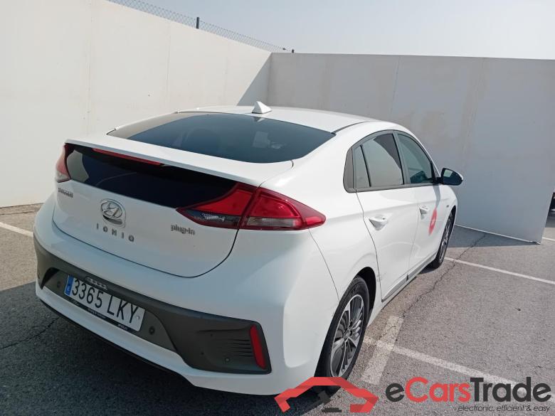 Hyundai 1.6 GDI PHEV Klass DCT HYUNDAI IONIQ / 2019 / 5P / berlina con portón 1.6 GDI PHEV Klass DCT #2